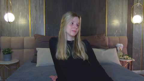 Snapshot of stefie_wells chatting on 1, 4, 2026 Stefie online show from 1, 4, 2026