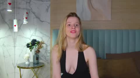 Snapshot of stefie_wells chatting on 8, 5, 2026 Stefie online show from 8, 5, 2026