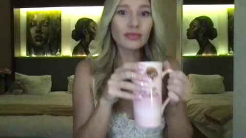 Stella online show from 14, 9, 2025