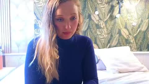 Snapshot of stellaflowerpower chatting on 7, 5, 2026 StellaFlowerPower online show from 7, 5, 2026