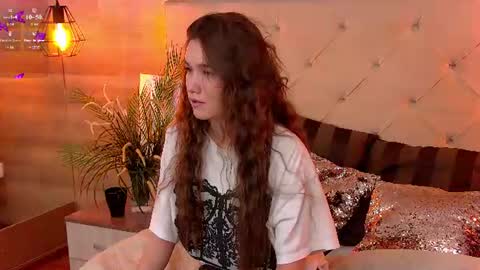 stellapierces online show from 11, 6, 2026