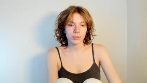 Snapshot of stellaswen chatting on 9, 9, 2025 S T E L L A online show from 9, 9, 2025