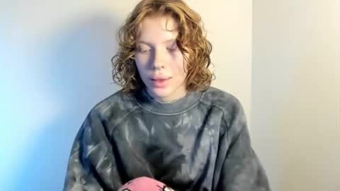Snapshot of stellaswen chatting on 15, 10, 2025 S T E L L A online show from 15, 10, 2025