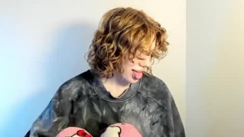 S T E L L A online show from 21, 10, 2025