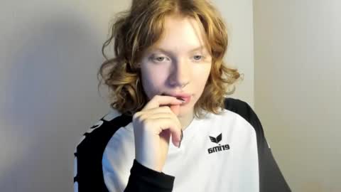 S T E L L A online show from 5, 11, 2025