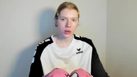 S T E L L A online show from 6, 11, 2025