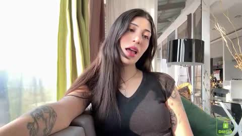 michelle and max  online show from 22, 12, 2025