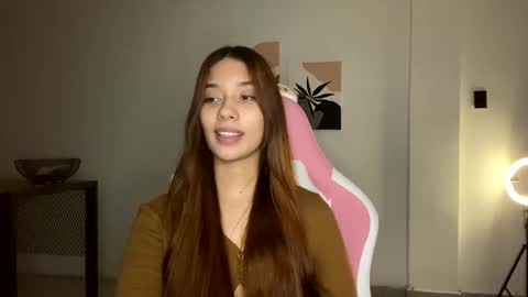 Snapshot of steph_y1030 chatting on 5, 2, 2025 stephany online show from 5, 2, 2025