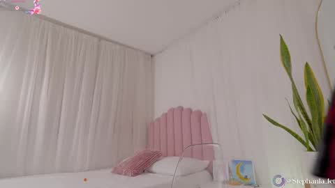 stephania_let online show from 24, 11, 2025