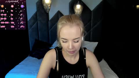 Stephanie Sea online show from 5, 2, 2025