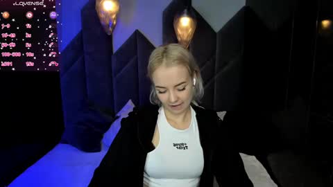 Stephanie Sea online show from 10, 2, 2025
