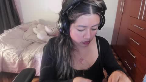 Stephanie  online show from 14, 12, 2025