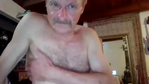 Snapshot of steviehard7 chatting on 4, 10, 2025 steviehard7 online show from 4, 10, 2025