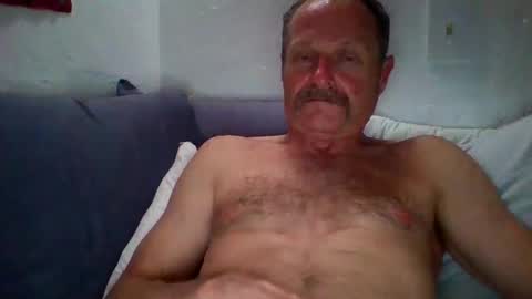 Snapshot of steviehard7 chatting on 7, 10, 2025 steviehard7 online show from 7, 10, 2025