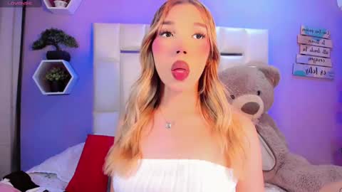 Steisee Reyes online show from 13, 9, 2025