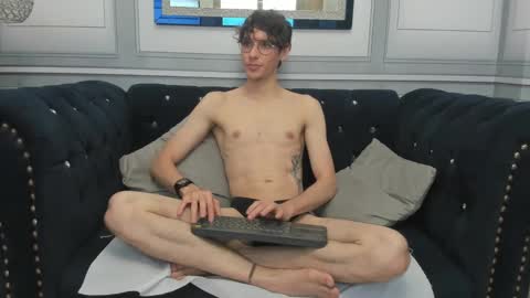 Snapshot of sthefan_salvatore chatting on 10, 3, 2025 STEFAN online show from 10, 3, 2025