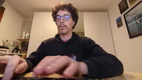 Snapshot of sti270452 chatting on 27, 11, 2025 Jenk online show from 27, 11, 2025