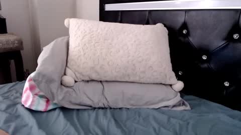 Bonnie Naylor online show from 17, 1, 2025