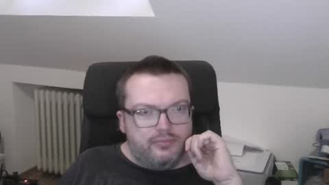 Snapshot of still_alive1985 chatting on 25, 7, 2026 Oliver online show from 25, 7, 2026