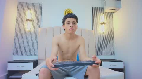 stiven_cooper2 online show from 18, 6, 2026