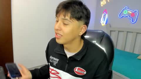 Stiwen online show from 6, 11, 2025