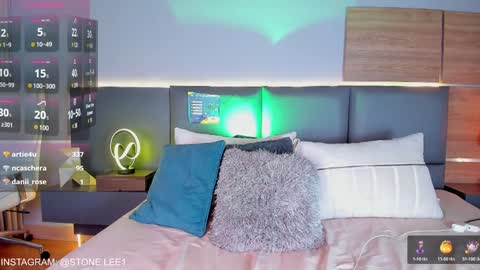 Stone Lee  online show from 24, 1, 2025