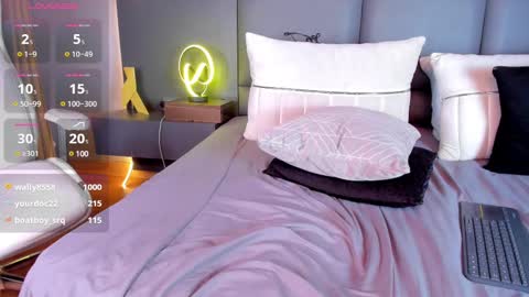 Stone Lee  online show from 19, 2, 2025