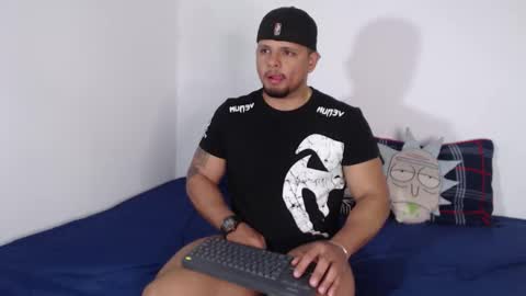 Stone Lee  online show from 8, 11, 2025