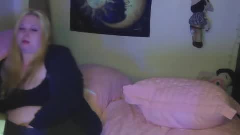 Snapshot of stoned2dabones666 chatting on 12, 12, 2024 Haily online show from 12, 12, 2024
