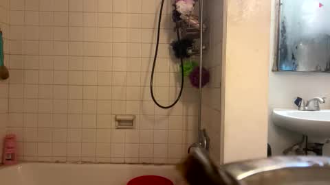 Snapshot of stonedbj chatting on 23, 9, 2025 StonedBJ online show from 23, 9, 2025