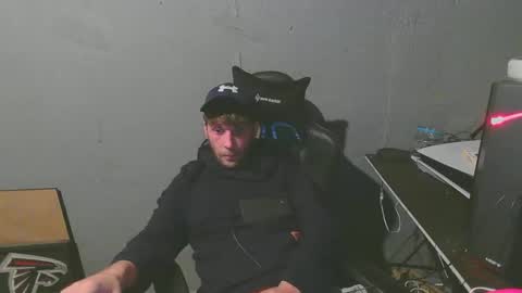 stonedpanda77 online show from 4, 1, 2025