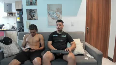 straight__friends online show from 9, 6, 2026