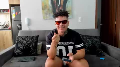 straight__friends online show from 24, 7, 2026