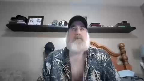 Straightbear4you online show from 14, 10, 2025