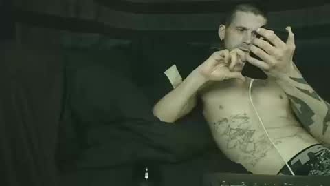 straitpipermann22 online show from 19, 10, 2025