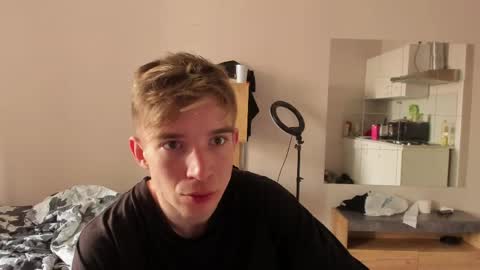 Snapshot of stralght_twinks chatting on 4, 5, 2026 Ray online show from 4, 5, 2026