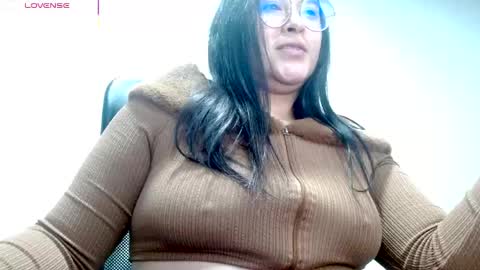 Snapshot of strawlux chatting on 29, 5, 2026 strawlux online show from 29, 5, 2026