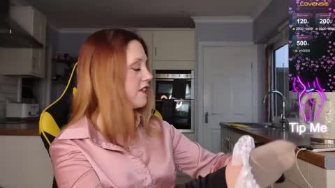 Amorina online show from 10, 2, 2025