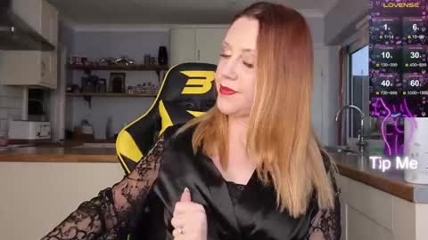 Amorina online show from 11, 2, 2025