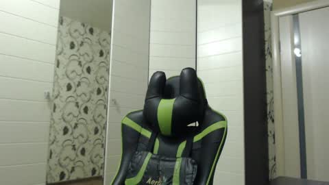 Alex online show from 8, 2, 2025