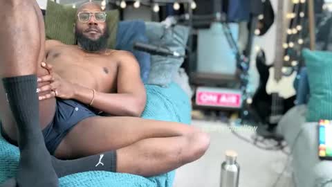 strongmellow online show from 23, 10, 2025