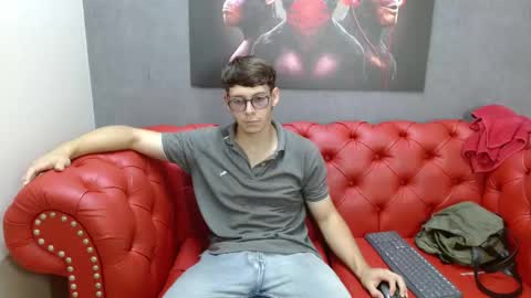 Snapshot of stuart_white chatting on 21, 9, 2025 stuart_white online show from 21, 9, 2025