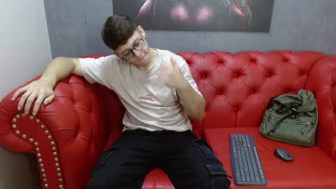 Snapshot of stuart_white chatting on 24, 9, 2025 stuart_white online show from 24, 9, 2025