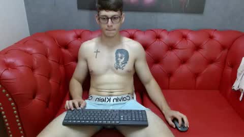 Snapshot of stuart_white chatting on 27, 9, 2025 stuart_white online show from 27, 9, 2025