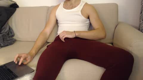 Snapshot of studfromparis chatting on 2, 1, 2025 Stud From Paris online show from 2, 1, 2025