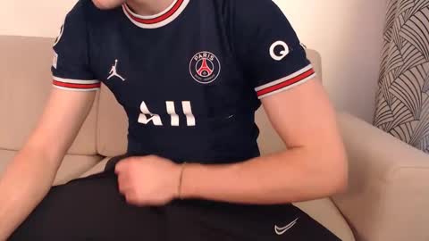 Snapshot of studfromparis chatting on 5, 3, 2025 Stud From Paris online show from 5, 3, 2025