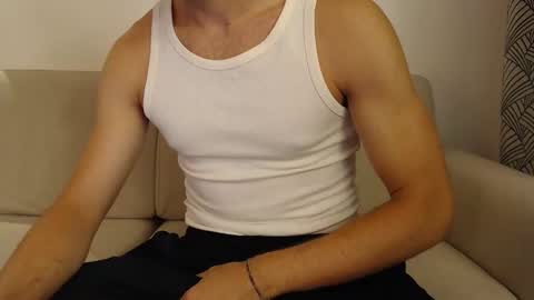 Snapshot of studfromparis chatting on 10, 9, 2025 Stud From Paris online show from 10, 9, 2025