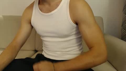 Snapshot of studfromparis chatting on 25, 9, 2025 Stud From Paris online show from 25, 9, 2025