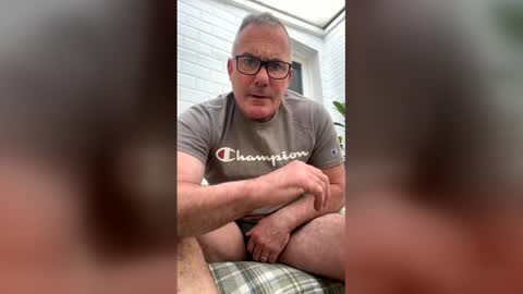Snapshot of stumpyj2266 chatting on 28, 4, 2026 stumpyj2266 online show from 28, 4, 2026