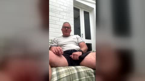 Snapshot of stumpyj2266 chatting on 13, 5, 2026 stumpyj2266 online show from 13, 5, 2026